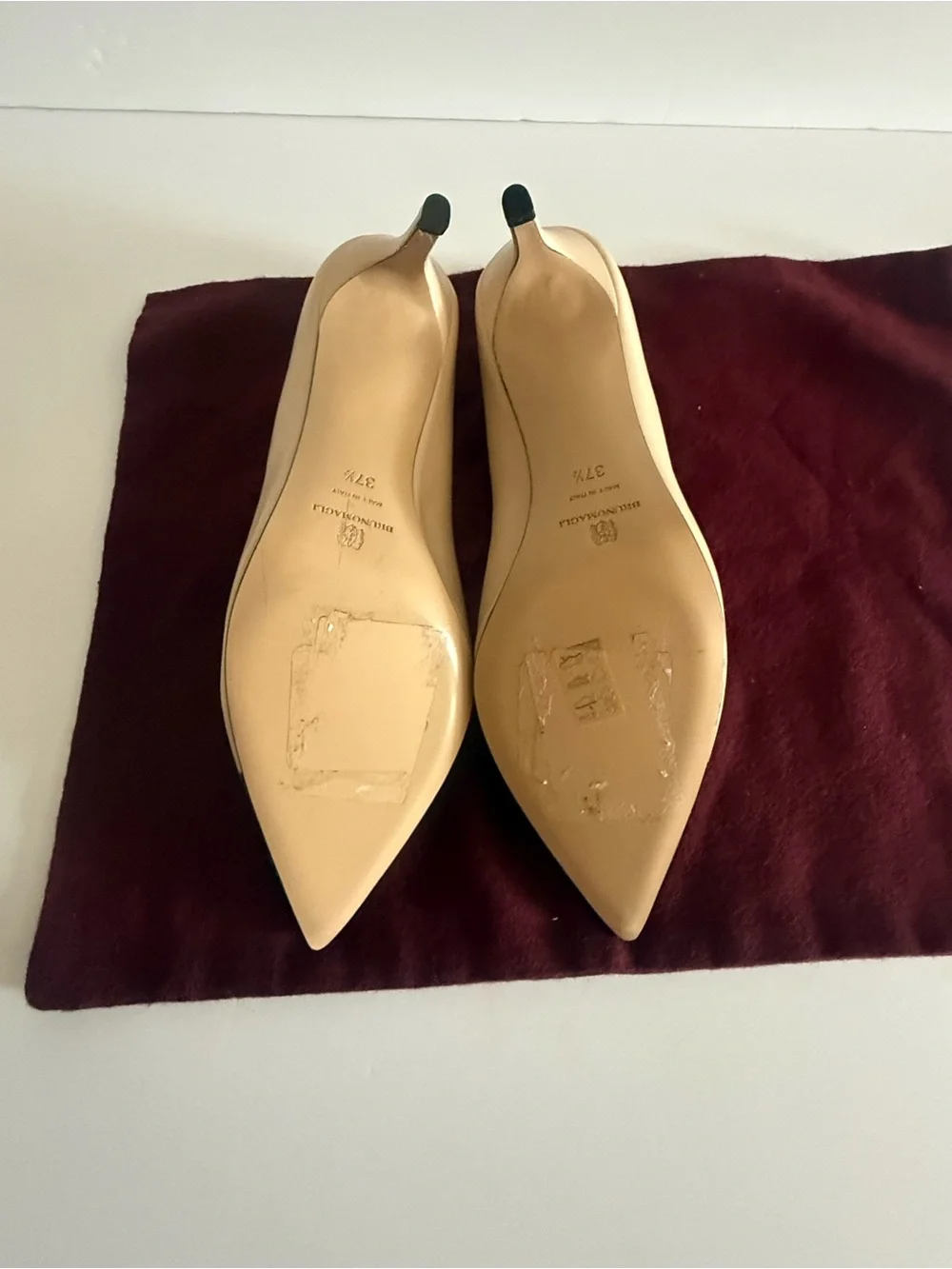 Bruno Magli Beige and Black Pointed Toe Mid-Heel Pumps size 7.5